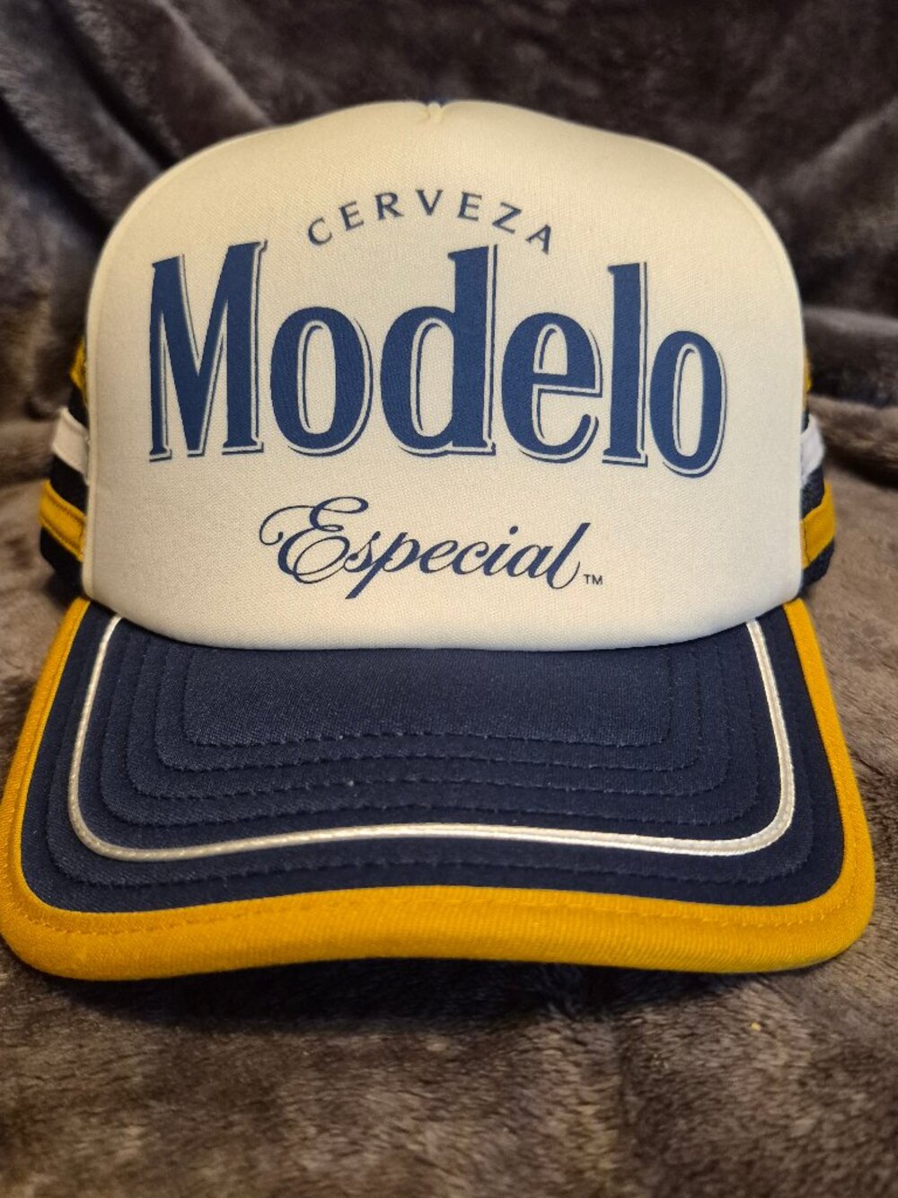 Cerveza Modelo Especial Trucker Cap SnapBack